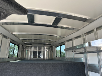 New 2026 Cimarron Trailers Norstar 4 horse slant Horse Trailer