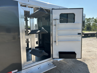 New 2026 Cimarron Trailers Norstar 4 horse slant Horse Trailer