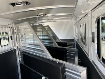 New 2026 Cimarron Trailers Norstar 4 horse slant Horse Trailer