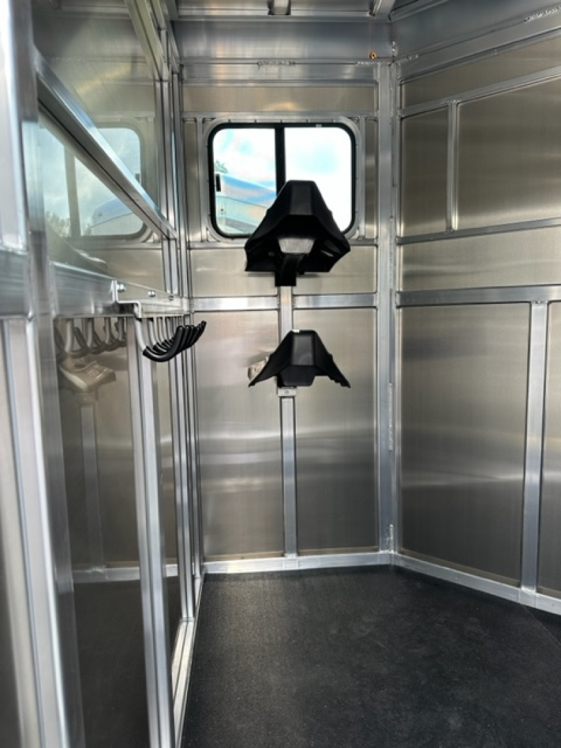 New 2026 Adam 2 Horse Straightload JuLite Bumper Pull Horse Trailer