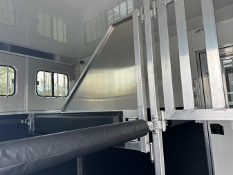 New 2026 Adam 2 Horse Straightload JuLite Bumper Pull Horse Trailer