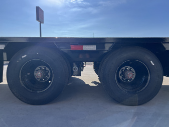New 2026 PJ 102"x40' GN Low-Pro Air-Ride Flatbed w/ Duals - LD