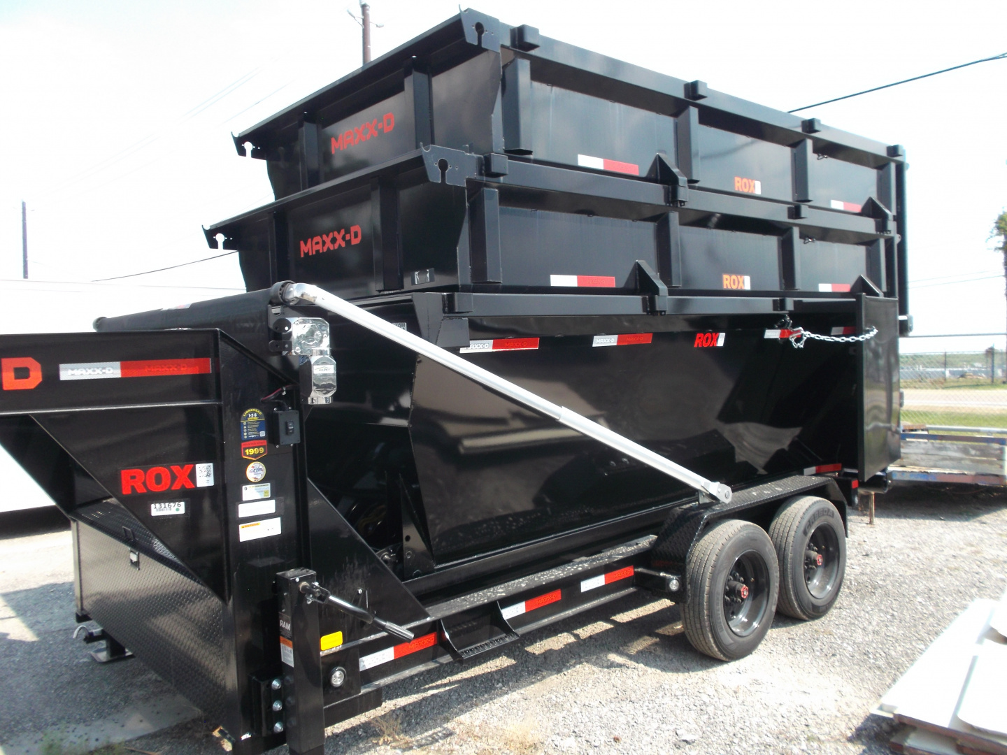 New 2026 MAXX-D 83x14 ROX 16K Gooseneck Roll off Dump Trailer / 8K Axles / Electric Tarp System / (3) 83x14 4ft Tall Heavy Duty Bins Rollster