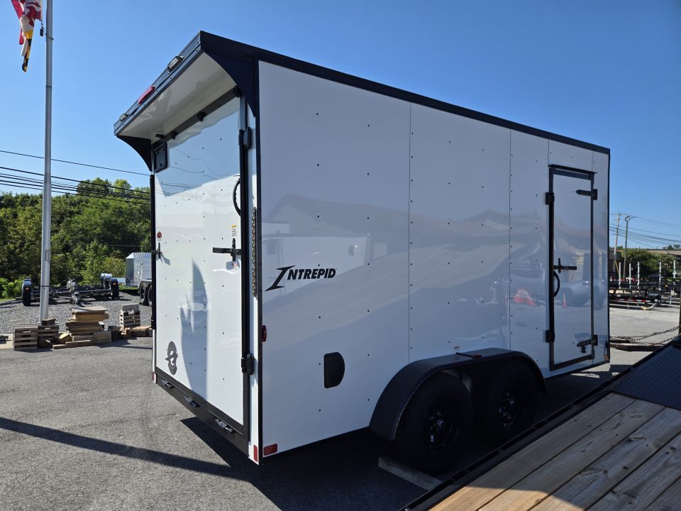 New 7 x 14 Homesteader Intrepid V-Nose Cargo 7k GVWR **White w/ BlackOut Pkg, 6" Extra Height & Ramp Door Package, Rear Spoiler w/ Lights