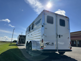 New 2026 4-Star Trailers 2H GN Horse Trailer