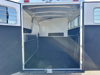 New 2026 4-Star Trailers 2H GN Horse Trailer