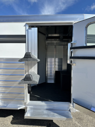 New 2026 4-Star Trailers 2H GN Horse Trailer