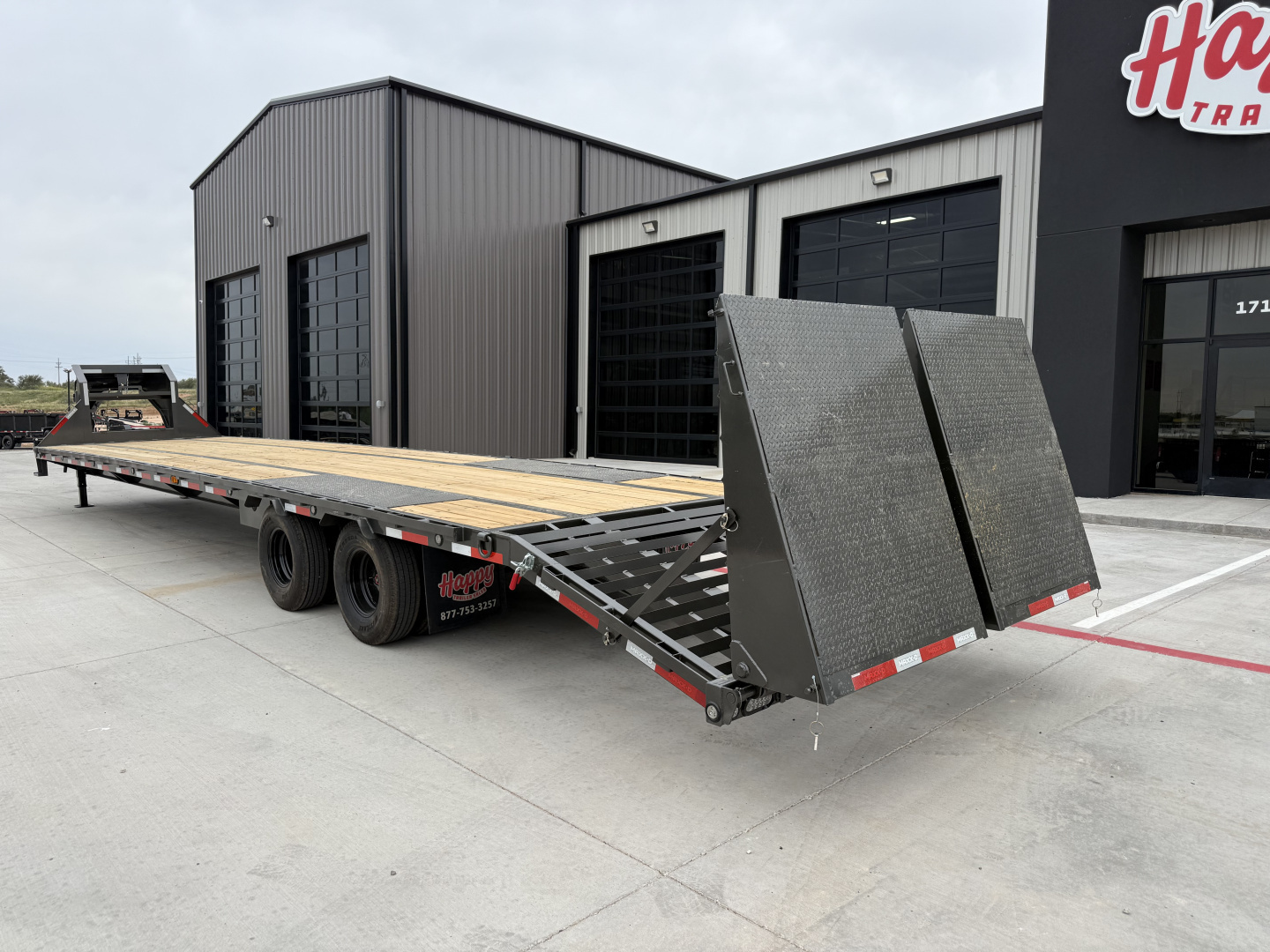 New 2026 102”x40’ MAXX-D GN Flatbed w/ Duals – LDX