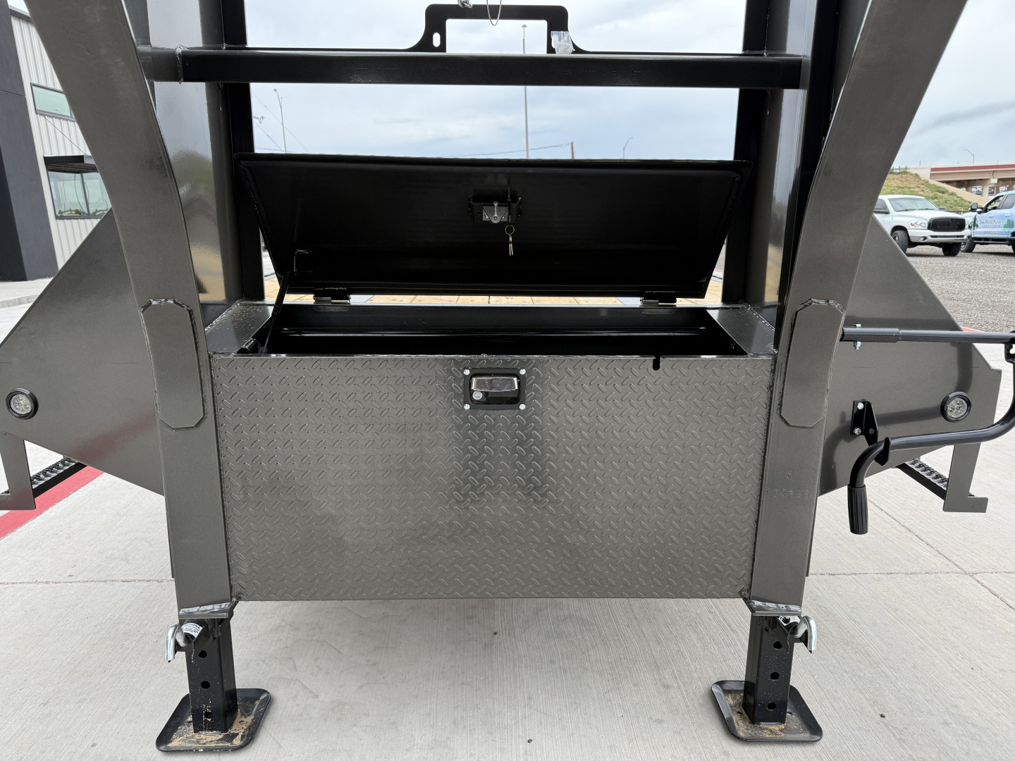 New 2026 102”x40’ MAXX-D GN Flatbed w/ Duals – LDX