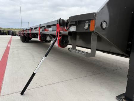 New 2026 102”x40’ MAXX-D GN Flatbed w/ Duals – LDX