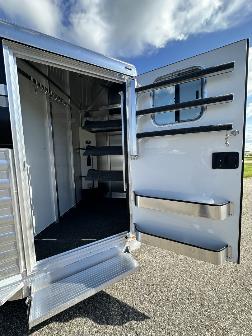 New 2026 4-Star Trailers 3H BP Horse Trailer