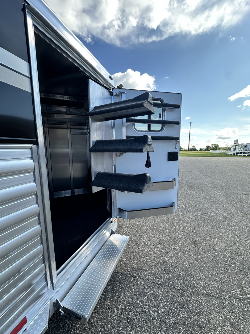 New 2026 4-Star Trailers 3H BP Horse Trailer