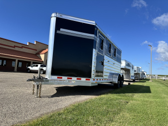 New 2026 4-Star Trailers 3H BP Horse Trailer