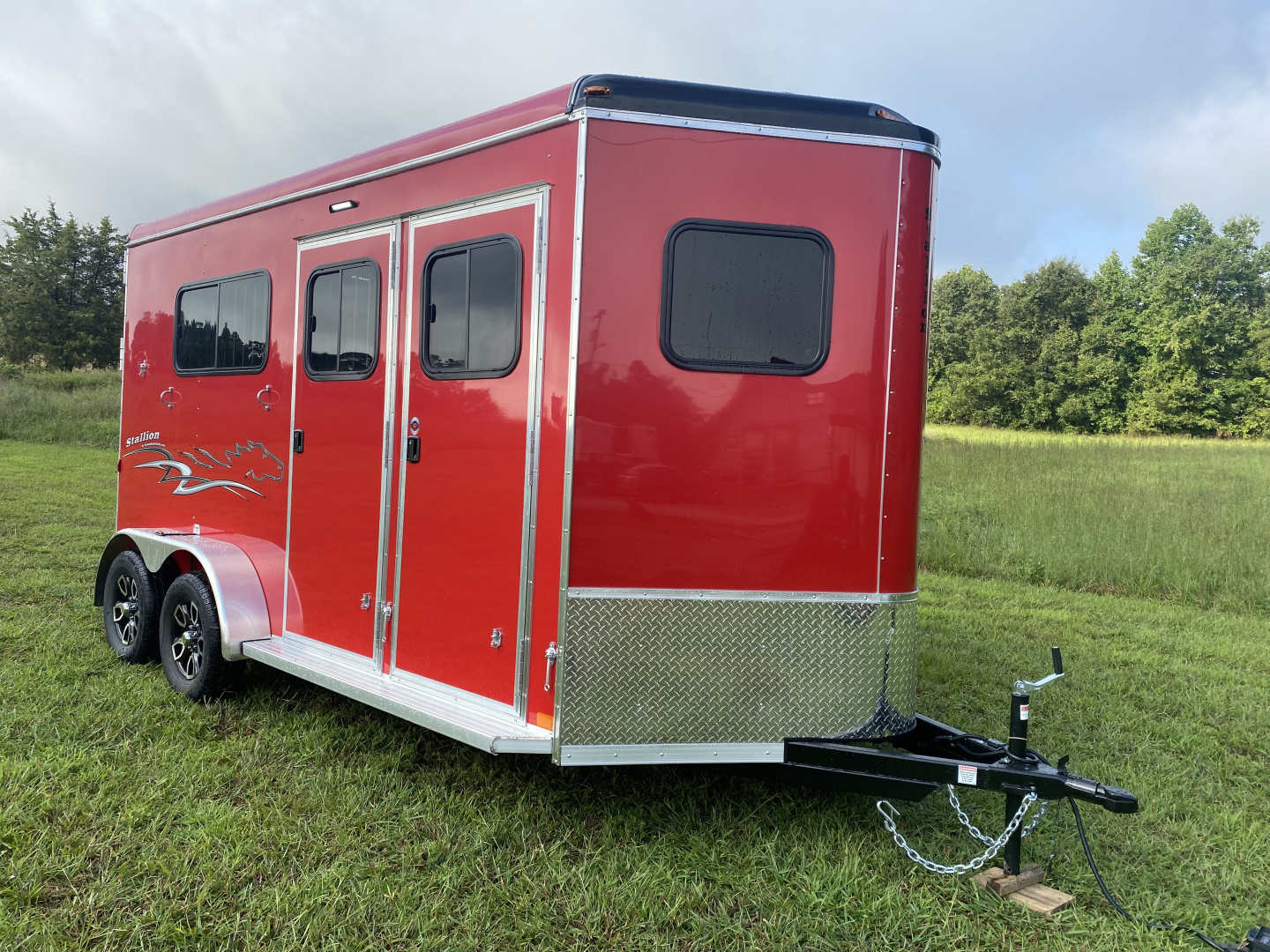 New Homesteader 214FB 2 Horse Direct Load Warmblood Horse Trailer