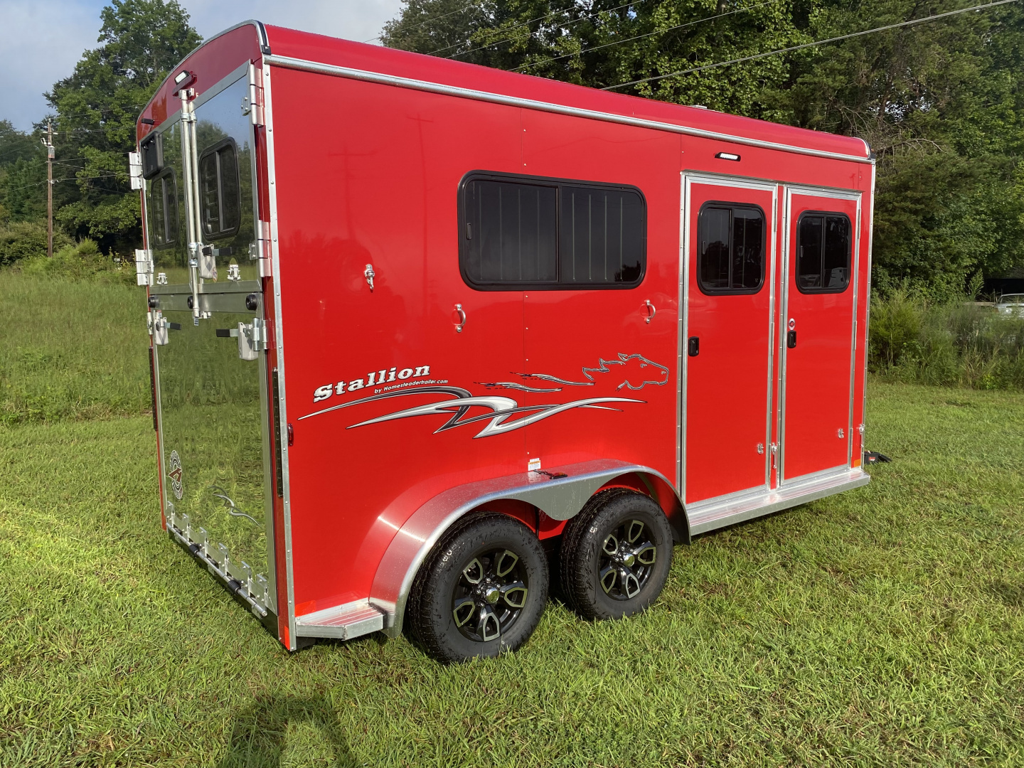 New Homesteader 214FB 2 Horse Direct Load Warmblood Horse Trailer