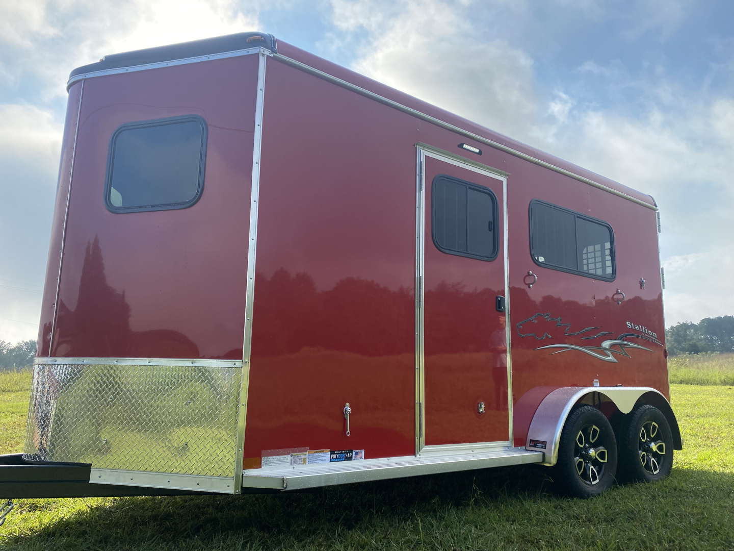 New Homesteader 214FB 2 Horse Direct Load Warmblood Horse Trailer