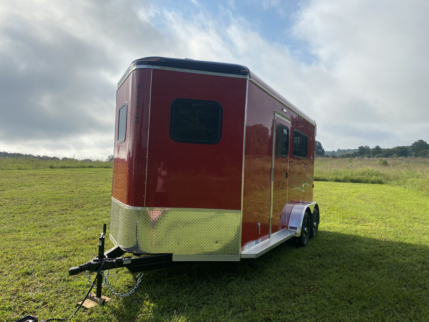 New Homesteader 214FB 2 Horse Direct Load Warmblood Horse Trailer