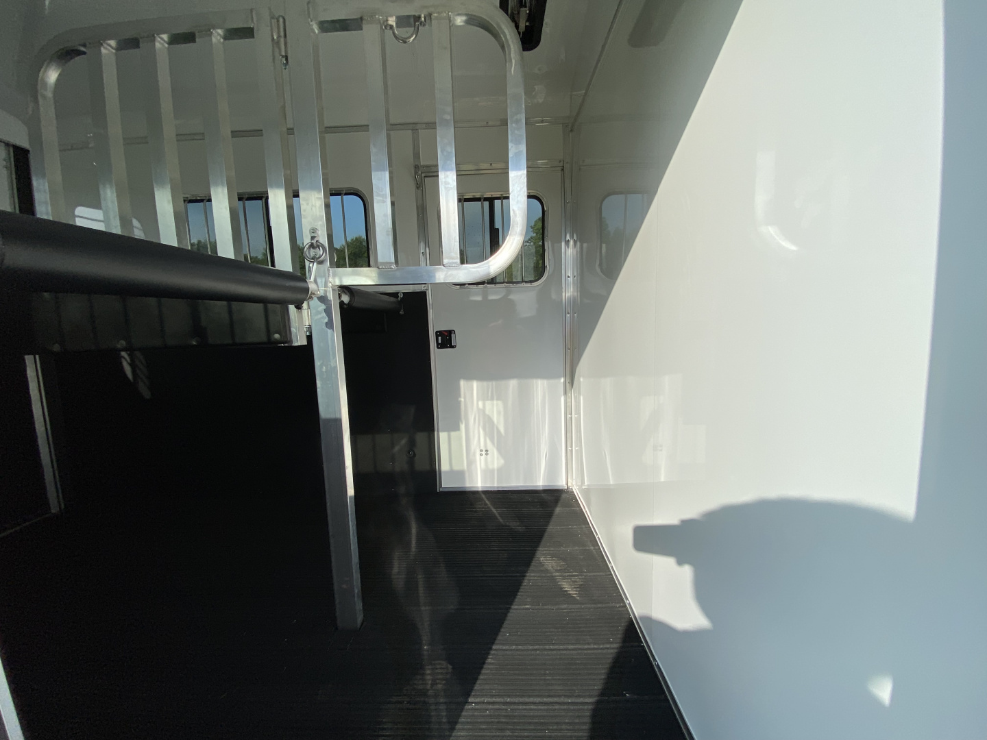 New Homesteader 214FB 2 Horse Direct Load Warmblood Horse Trailer