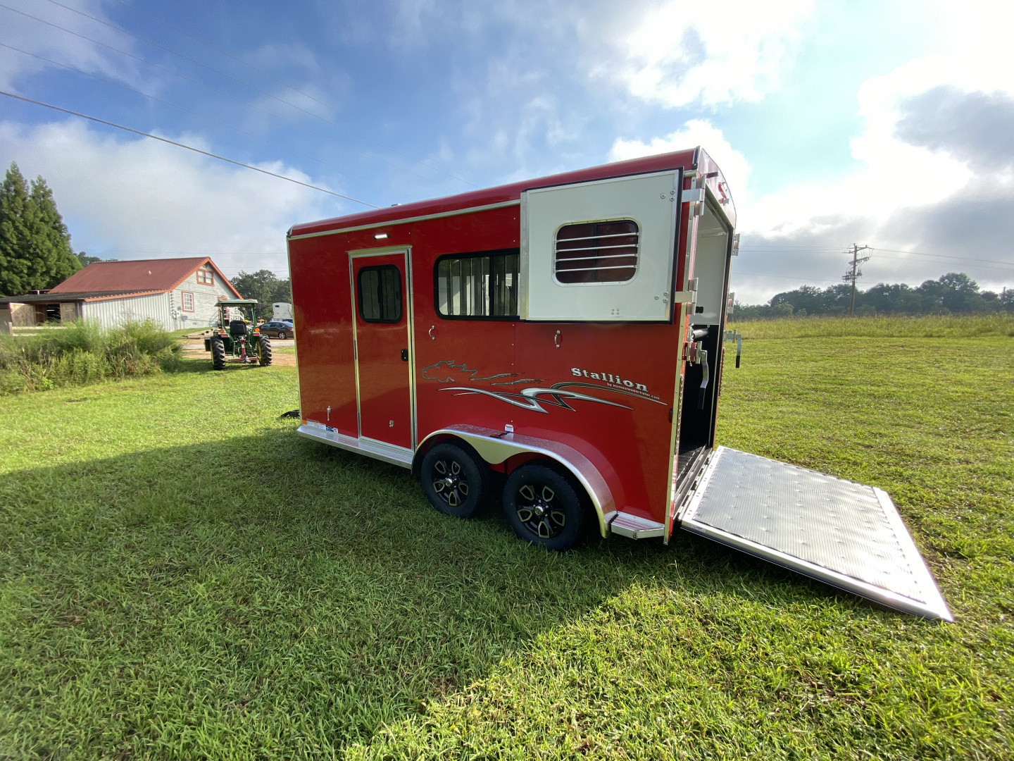 New Homesteader 214FB 2 Horse Direct Load Warmblood Horse Trailer