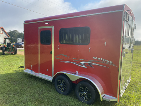 New Homesteader 214FB 2 Horse Direct Load Warmblood Horse Trailer