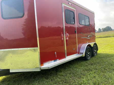 New Homesteader 214FB 2 Horse Direct Load Warmblood Horse Trailer