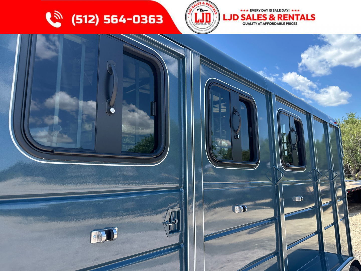 New 2026 Calico - 17'X7' - 3 Horse Slant / Ranch King Pkg.