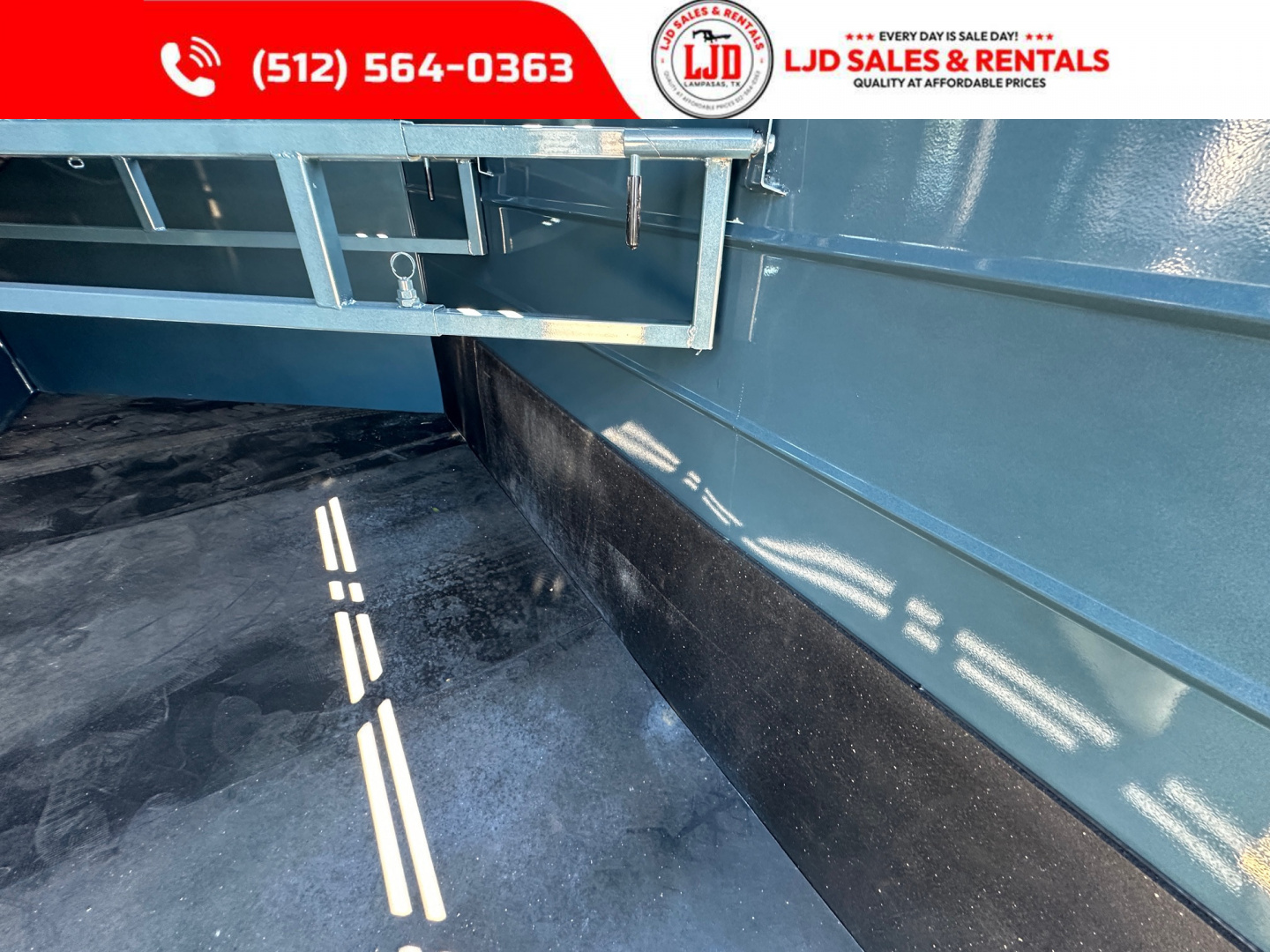 New 2026 Calico - 17'X7' - 3 Horse Slant / Ranch King Pkg.