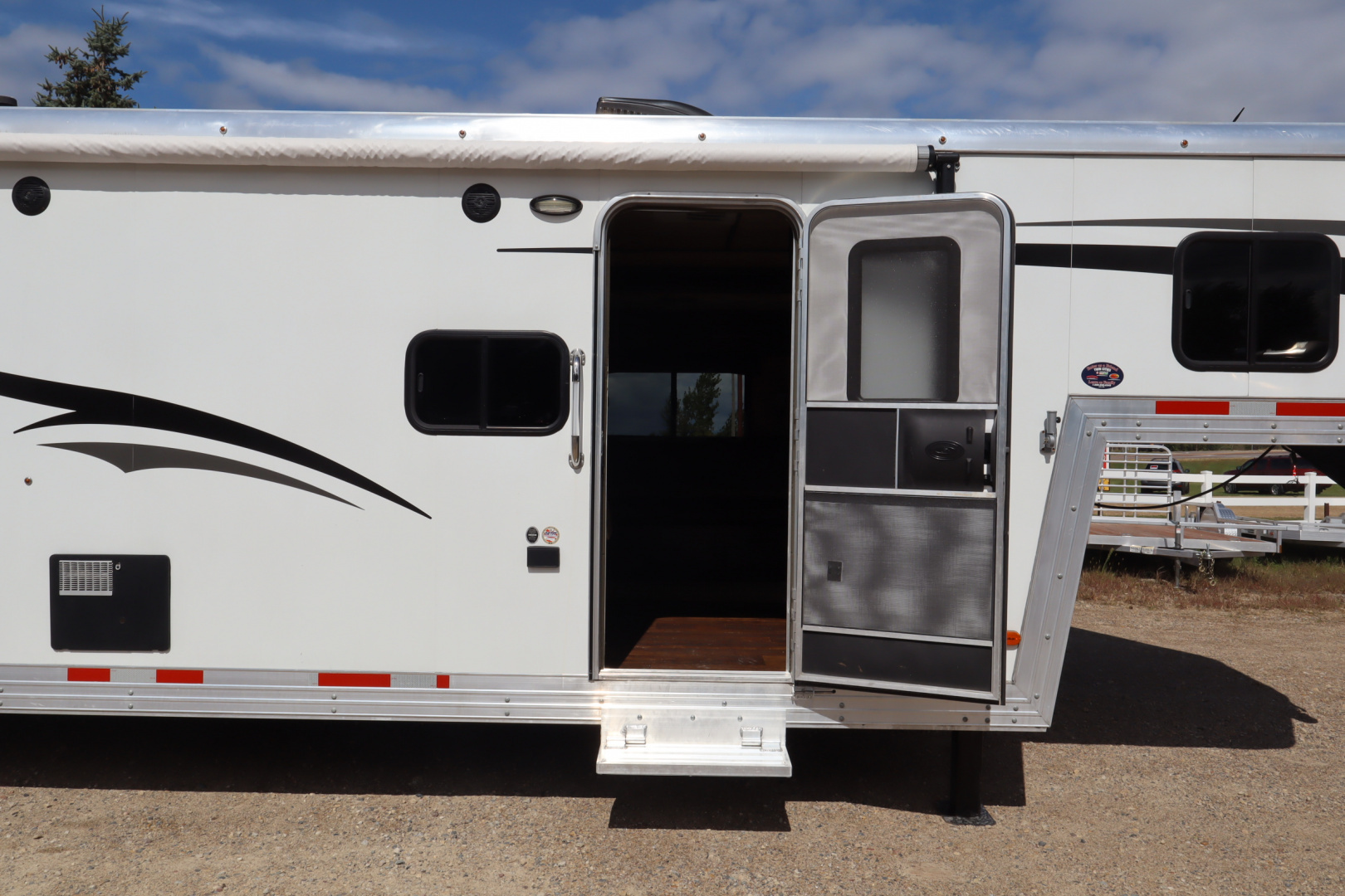 Used 2017 Bison Trailers 3 Horse LQ W/Slide-out Horse Trailer