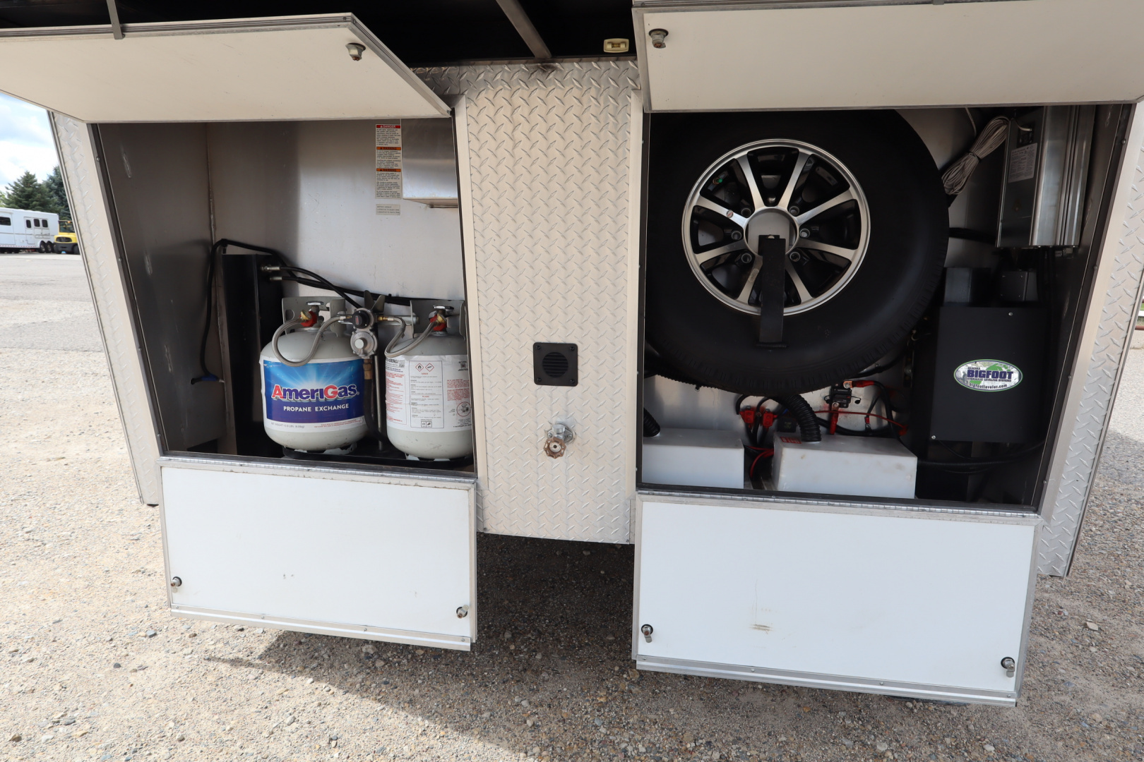 Used 2017 Bison Trailers 3 Horse LQ W/Slide-out Horse Trailer