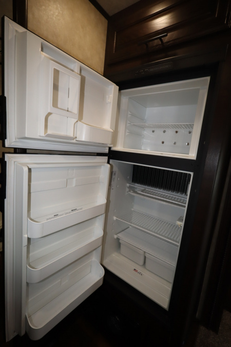 Used 2017 Bison Trailers 3 Horse LQ W/Slide-out Horse Trailer