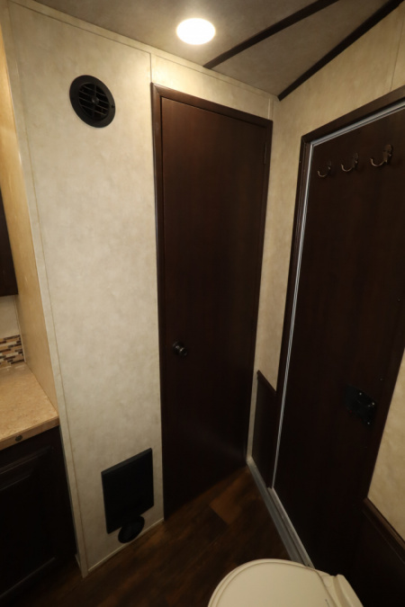 Used 2017 Bison Trailers 3 Horse LQ W/Slide-out Horse Trailer