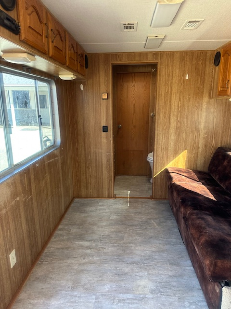 Used 1993 Sooner 3 Horse w/16' LQ