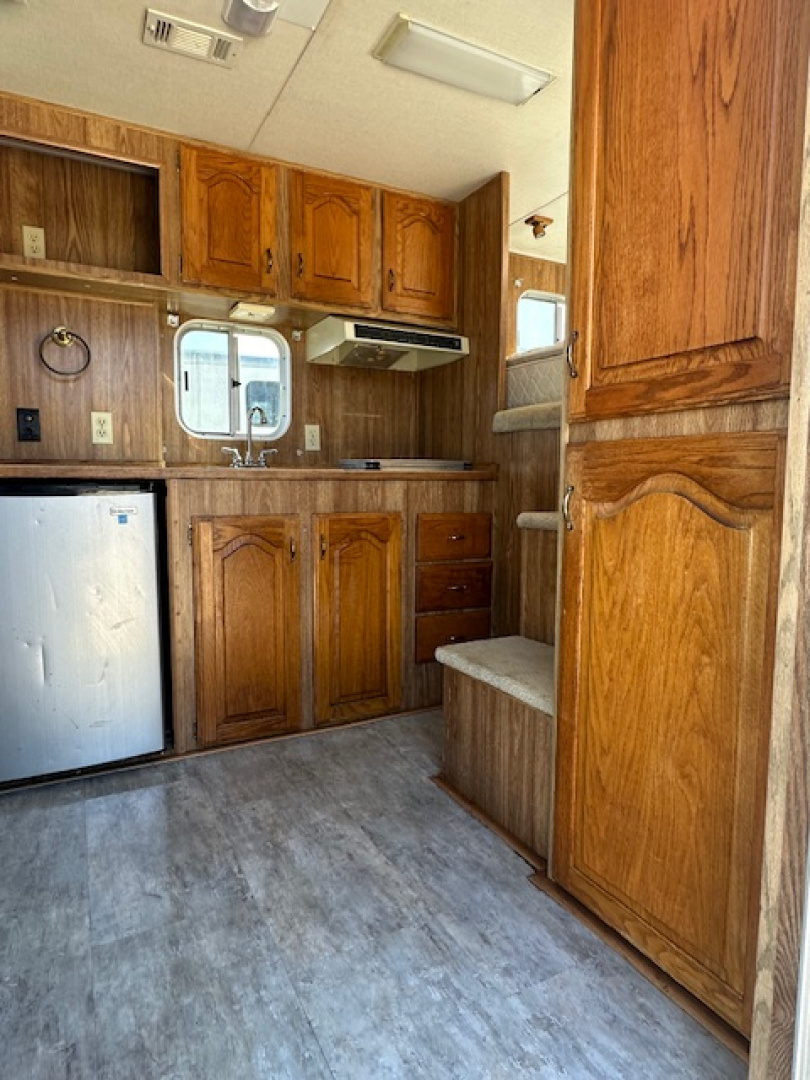 Used 1993 Sooner 3 Horse w/16' LQ