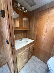 Used 1993 Sooner 3 Horse w/16' LQ