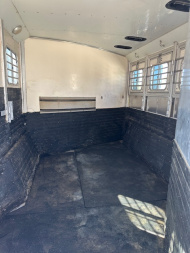 Used 1993 Sooner 3 Horse w/16' LQ