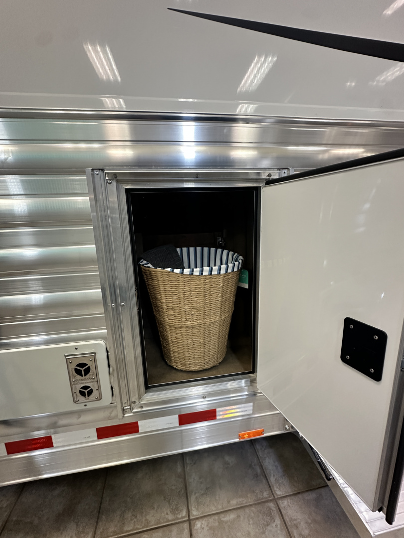 New 2026 4-Star Trailers 3H 18' Trail Boss LQ Horse Trailer