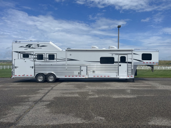 New 2026 4-Star Trailers 3H 18' Trail Boss LQ Horse Trailer