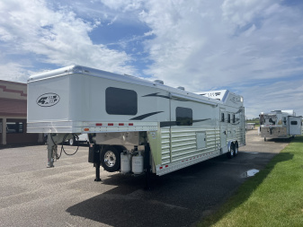 New 2026 4-Star Trailers 3H 18' Trail Boss LQ Horse Trailer