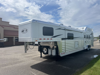 New 2026 4-Star Trailers 3H 18' Trail Boss LQ Horse Trailer