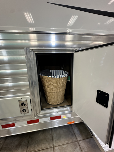 New 2026 4-Star Trailers 3H 18' Trail Boss LQ Horse Trailer