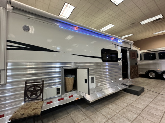 New 2026 4-Star Trailers 3H 18' Trail Boss LQ Horse Trailer