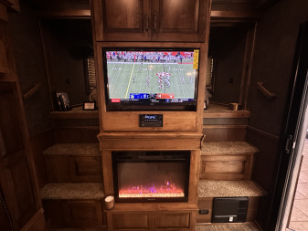 New 2026 4-Star Trailers 3H 18' Trail Boss LQ Horse Trailer