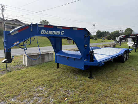 New 2026 Diamond C HXD210 GOOSENECK Tilt Trailer 102” x 24’ NATDA TRAILER SHOW TRAILER LOADED LITHIUM BATTERY DISC BRAKES
