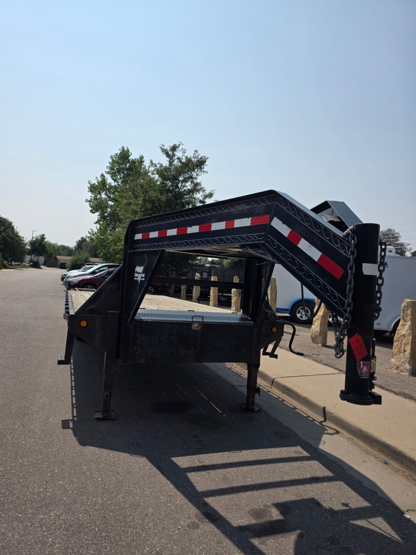 Used 2005 PJ Trailers 8.5-25 DECKOVER GOOSENECK