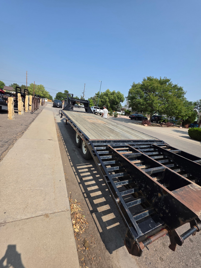 Used 2005 PJ Trailers 8.5-25 DECKOVER GOOSENECK