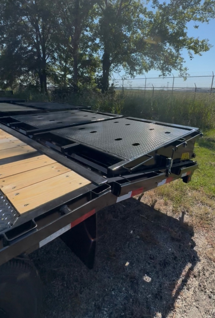 New 2026 Big Tex Trailers 22PH-20+5MR