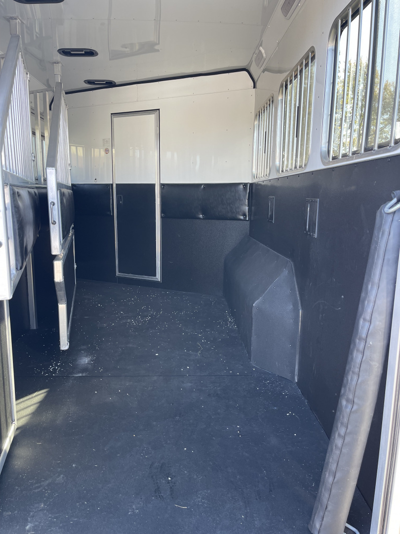 New 2026 Merhow Trailers 8316-A RWS Horse Trailer