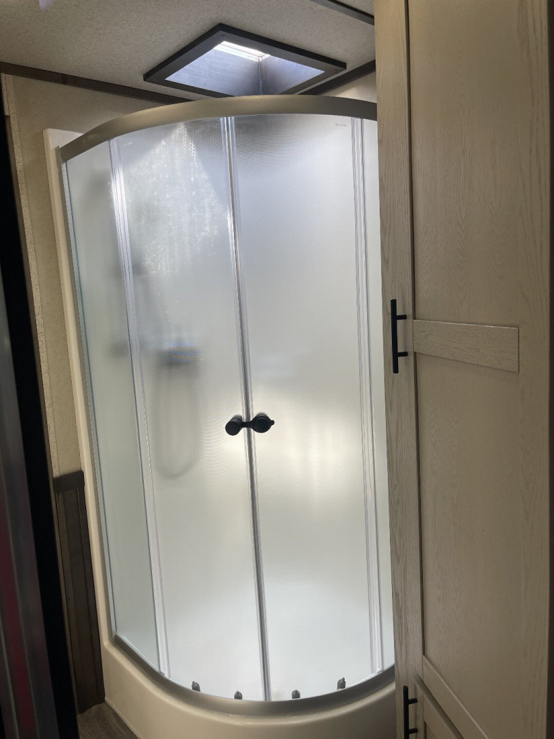 New 2026 Merhow Trailers 8316 RWS-ANGLED FARMHOUSE Horse Trailer