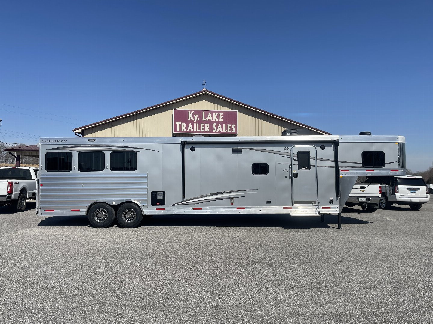 New 2026 Merhow Trailers 8316 RWS-ANGLED FARMHOUSE Horse Trailer