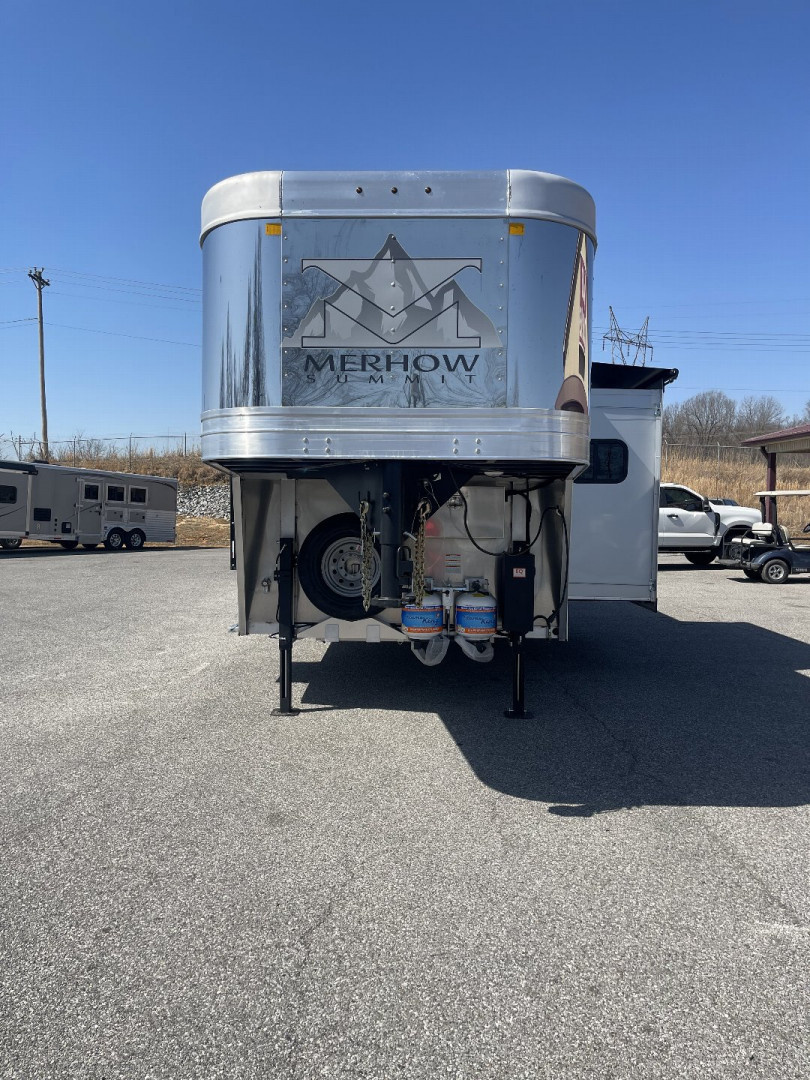 New 2026 Merhow Trailers 8316 RWS-ANGLED FARMHOUSE Horse Trailer